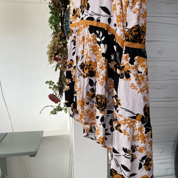 Maurice’s Yellow, Black & White Beautiful Floral, High-Low Dress. - Picture 3 of 5